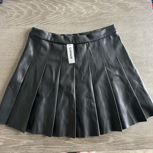 Leather pleated skirt